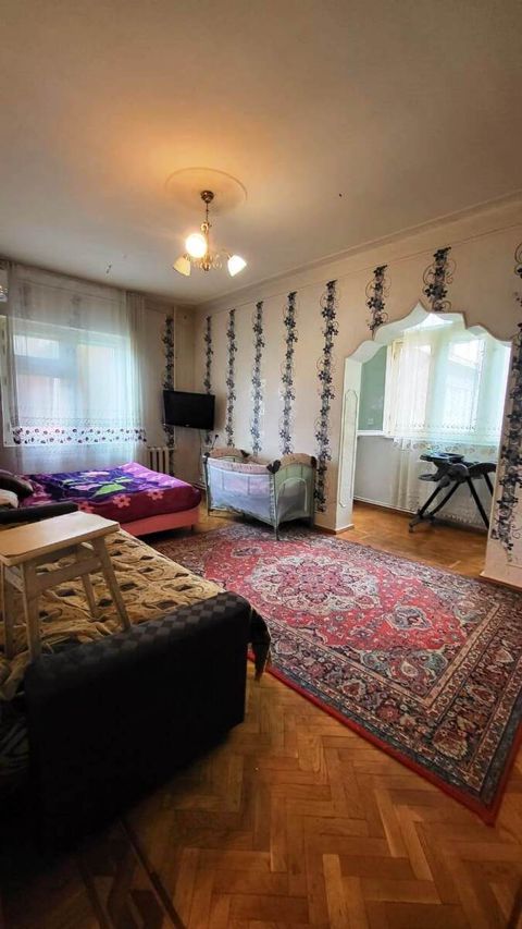 İcarəyə verilir 2 otaqlı köhnə tikili 47 m² — Bakı