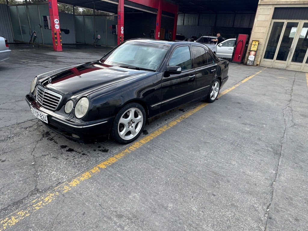 Mercedes E 320, 3.2 L, 2000 il, 600 000 km 01-CP-824 — Avtomobillər, Bakı (4)