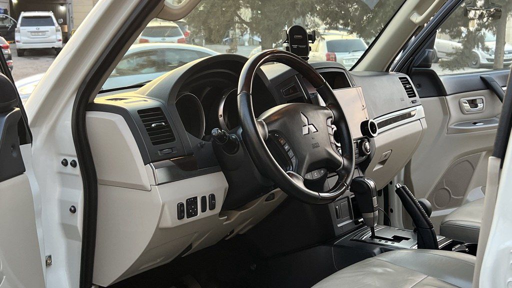 Mitsubishi Pajero, 3.5 L, 2010 il, 184 000 km — Avtomobillər, Sumqayıt (11)