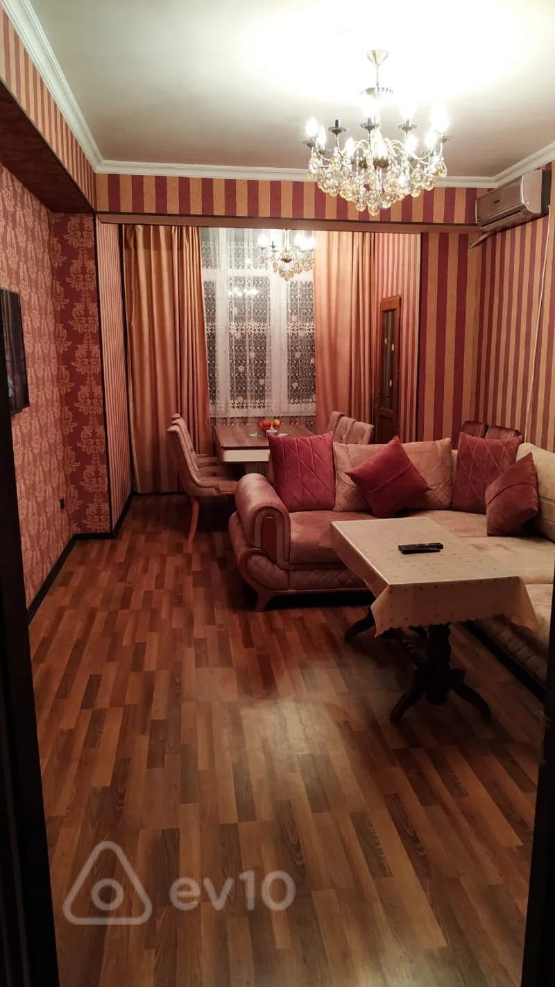 2 otaqlı mənzil, 82 m², Əsəd Əhmədov küçəsi — Bakı