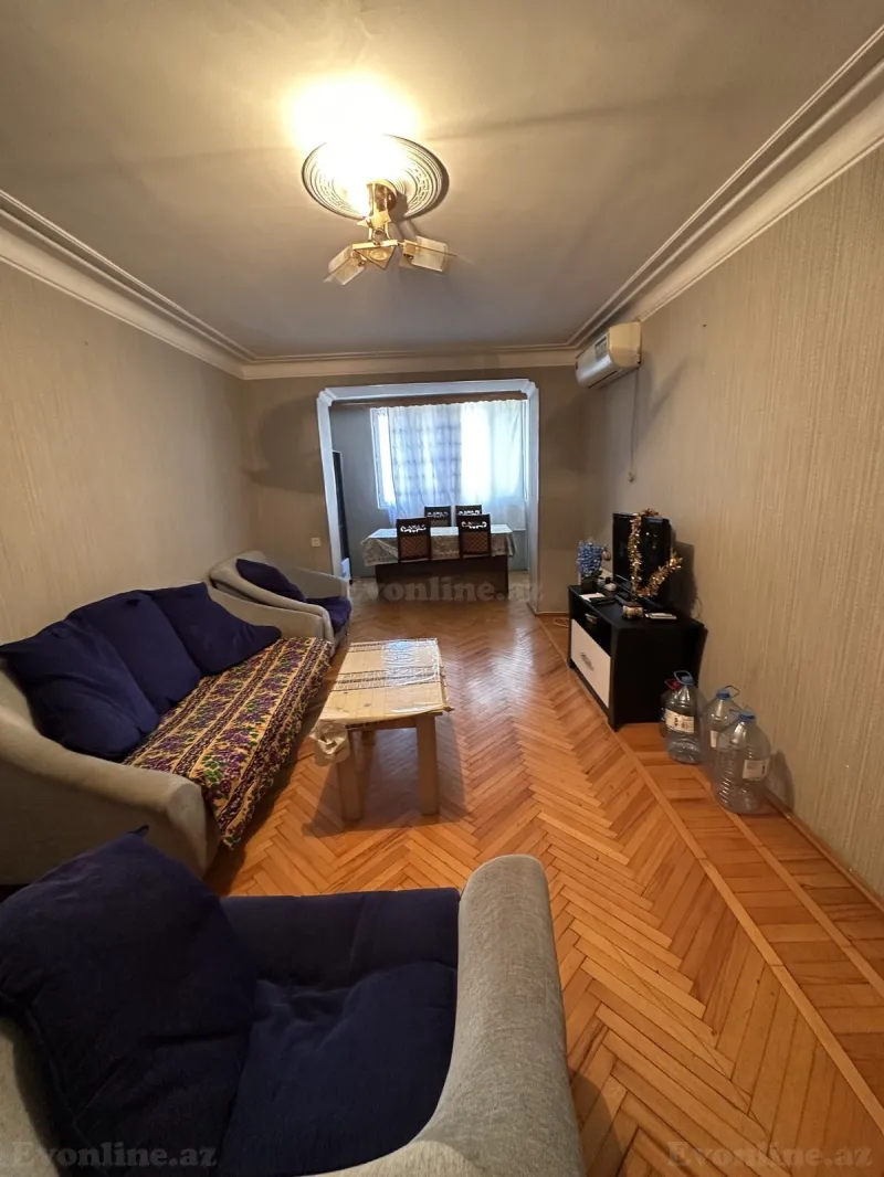 Satılır 2 otaqlı Mənzil Köhnə tikili 55 m² Bakı, Binəqədi r., 8-ci mikrorayon — Bakı