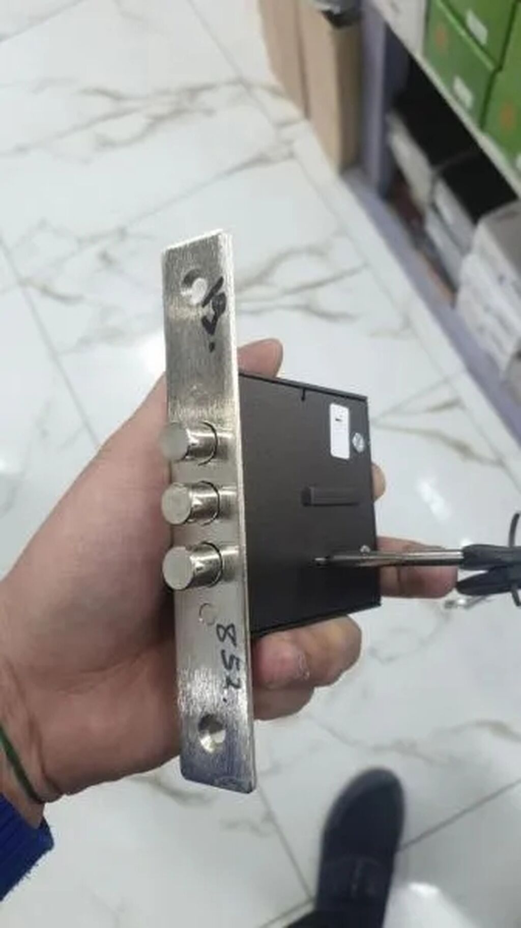KiLiD qapı Zamoklari Ünvana Çatdırılma Quraşdırılma mövcuddur Qapı — Pəncərələr, qapılar, balkonlar, Bakı (6)