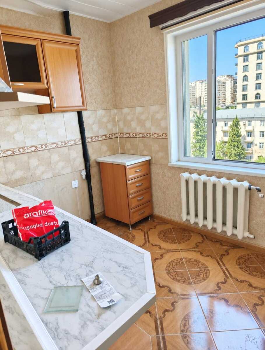 Satılır 2 otaqlı köhnə tikili 65 m² — Mənzil, Bakı (3)