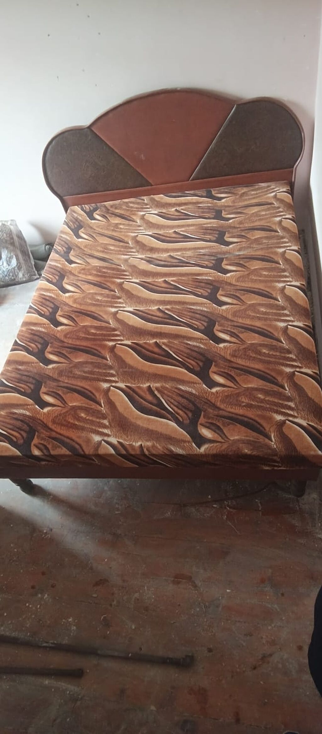 Taxt satlir 50 manat — Mebel, Bakı