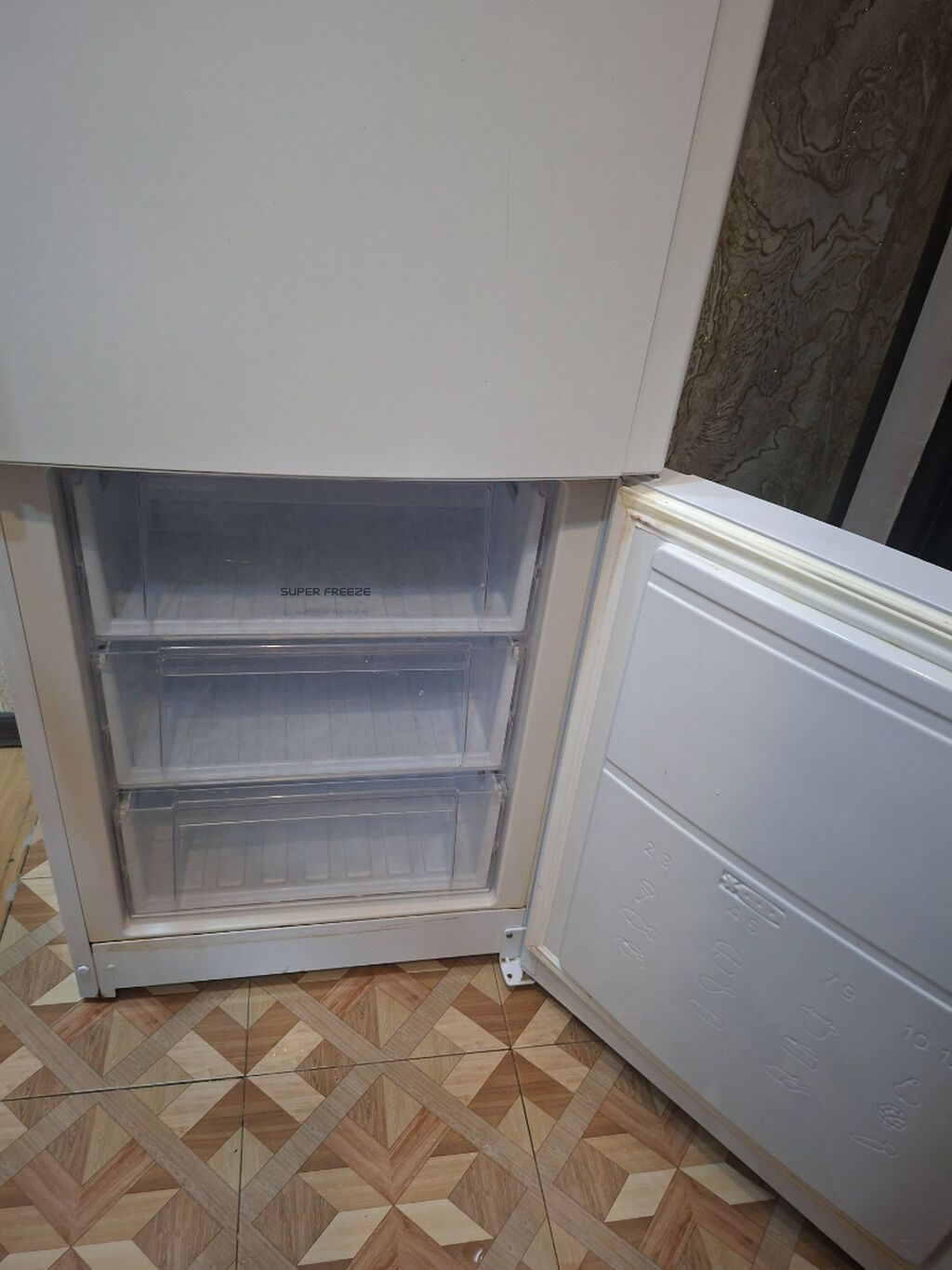 Xarab 2 qapılı Hotpoint Ariston Soyuducu Satılır, rəng - Ağ — Soyuducular, Bakı (6)