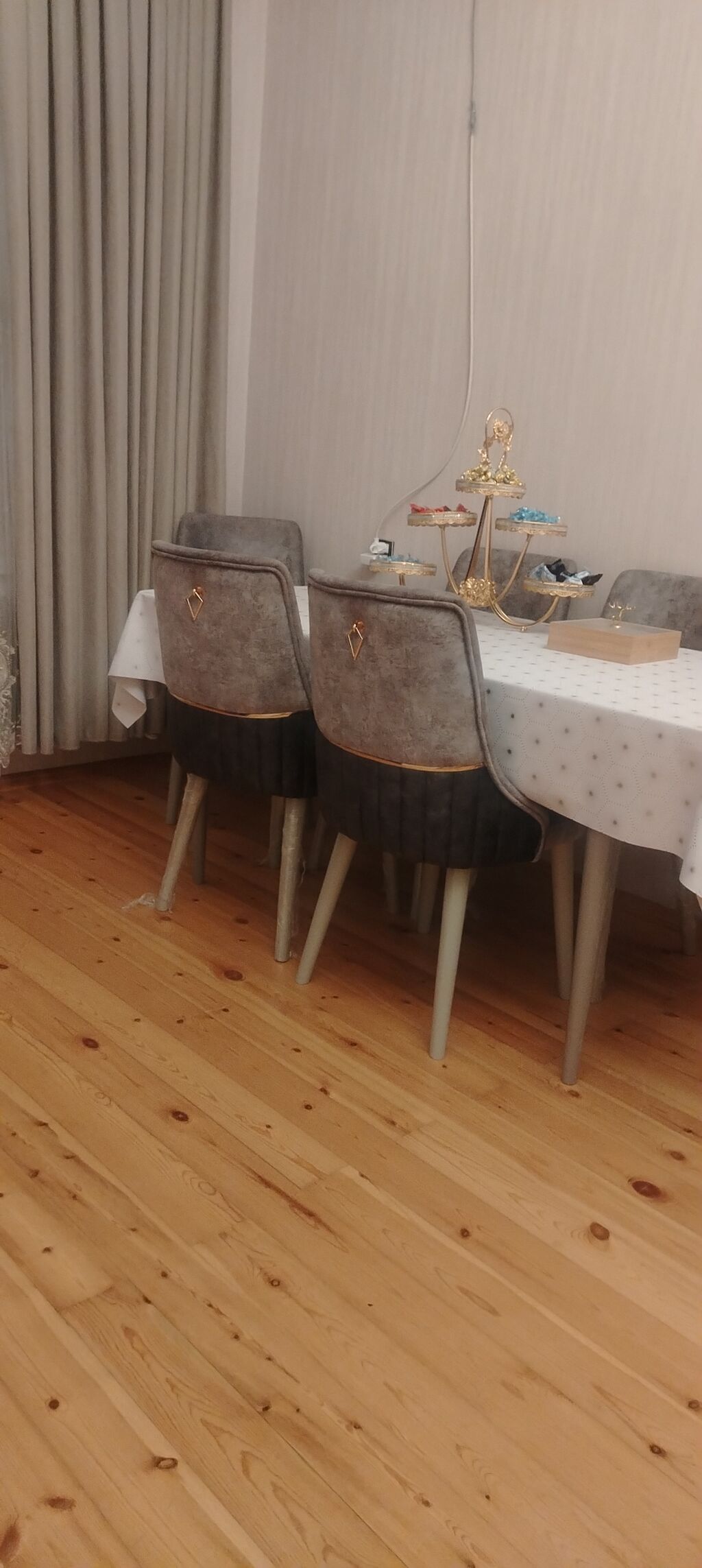 500m 6 stol təzə kimidi — Qonaq otağı üçün, Bakı (2)