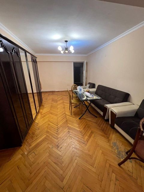 İcarəyə verilir 3 otaqlı köhnə tikili 70 m² — Bakı
