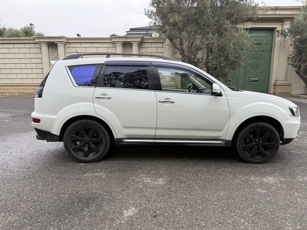 Mitsubishi Outlander, 3.0 L, 2011 il, 321 000 km — Avtomobillər, Bakı (4)