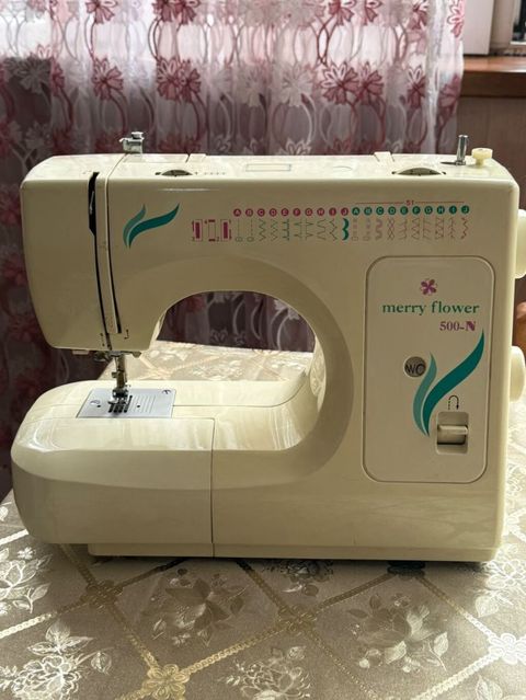 Merry Flower 500-N tikiş maşını - Elektriklə işləyən, 120V–60Hz, 85W — Bakı