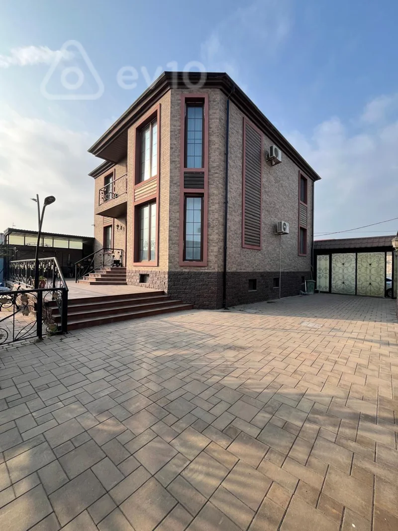 6 otaqlı həyət evi, 300 m², Xəzər Şüvəlan — House, cottage, summer house