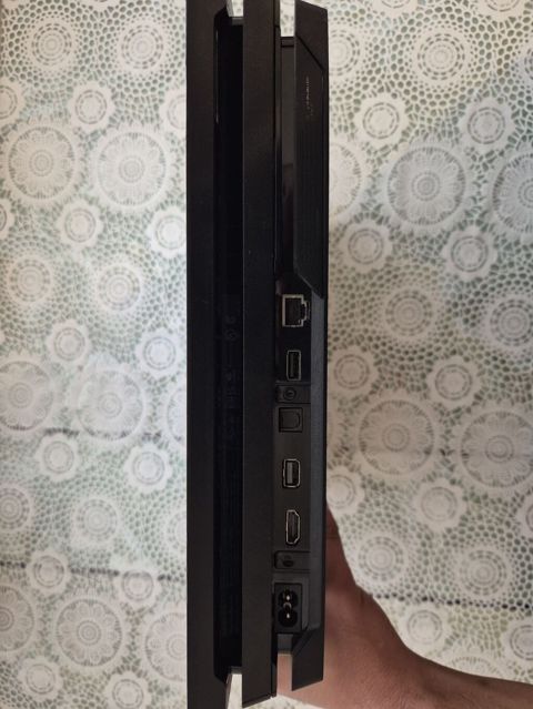 Sony PlayStation 4 Pro 1TB — Satılır Əla işlək vəziyyətdə, tam — Gəncə