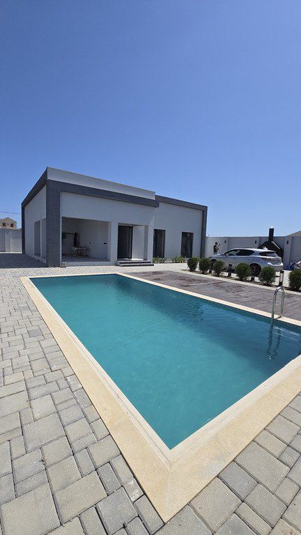 Satılır 4 otaqlı həyət evi/bağ evi 166 m² — Bakı