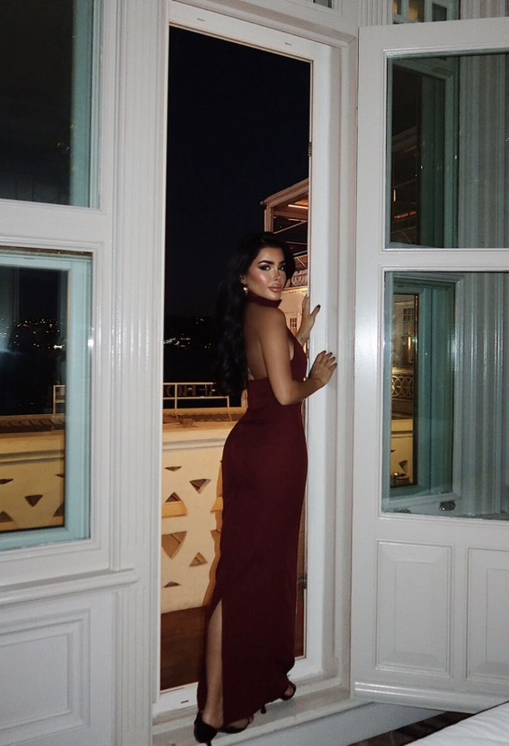 Bordo rəngli zərif uzun gecə libası. Bədənə oturan, fiquru vurğulayan — Axşam paltarları, Bakı (3)