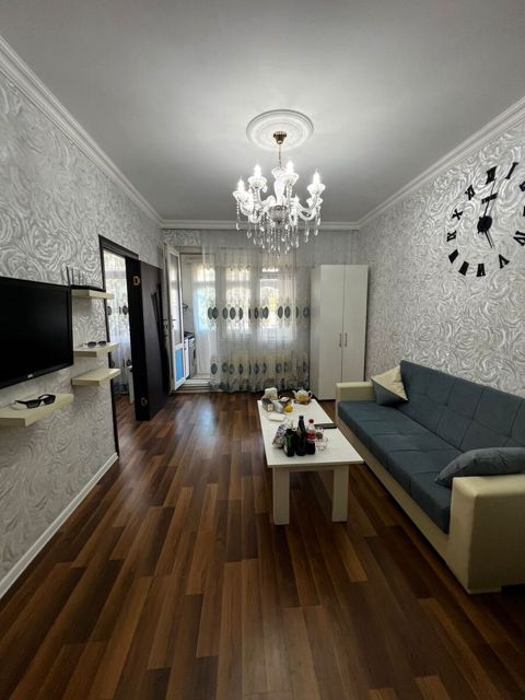 Satılır 2 otaqlı köhnə tikili 45 m² — Elmir M