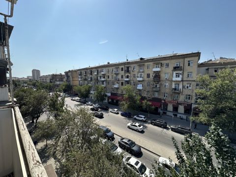 Satılır 1 otaqlı köhnə tikili 32 m² — Bakı