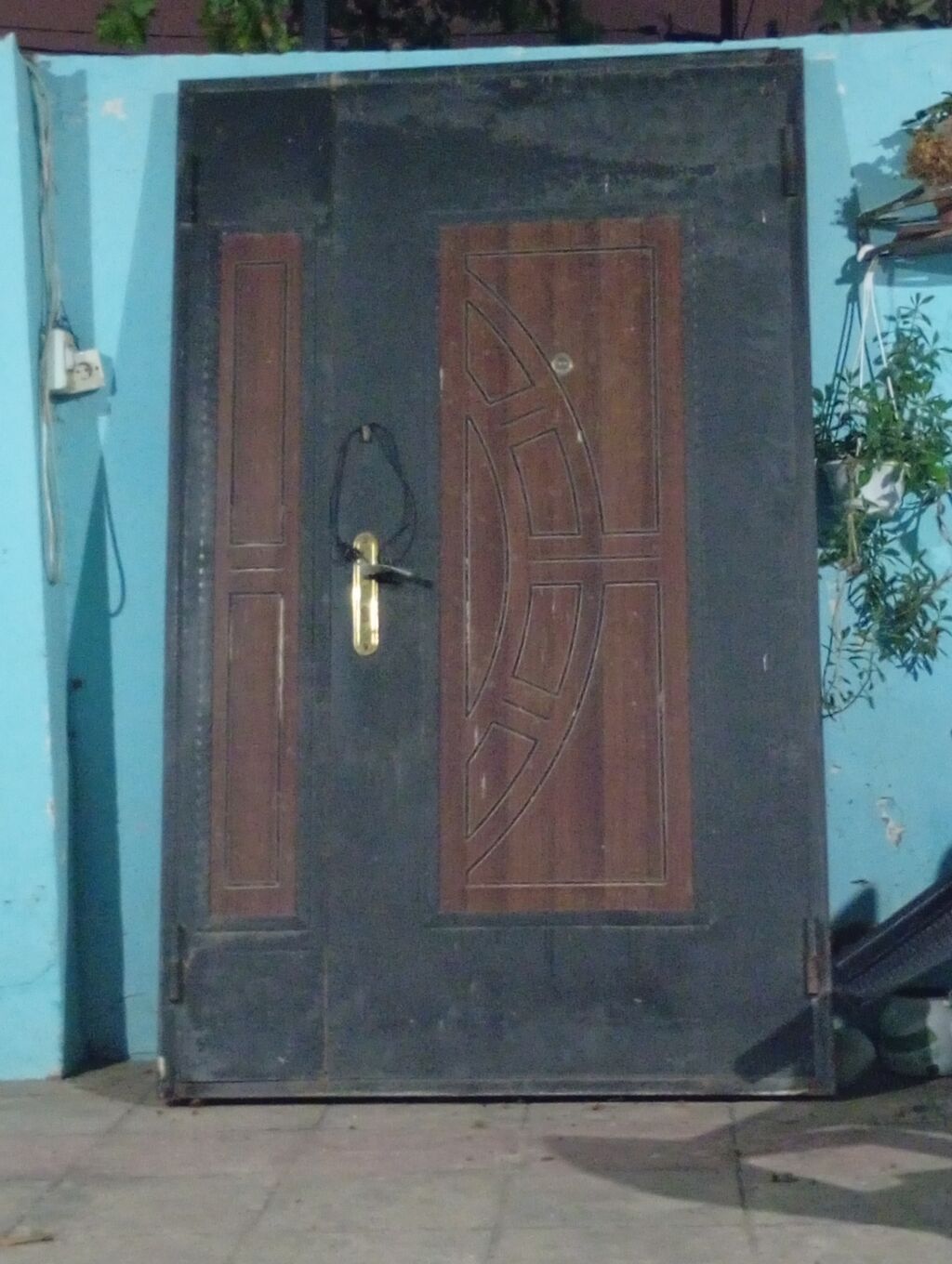 Dəmir giriş qapısı - Material: qalın metaldan hazırlanmış korpus — Pəncərələr, qapılar, balkonlar, Bakı (2)