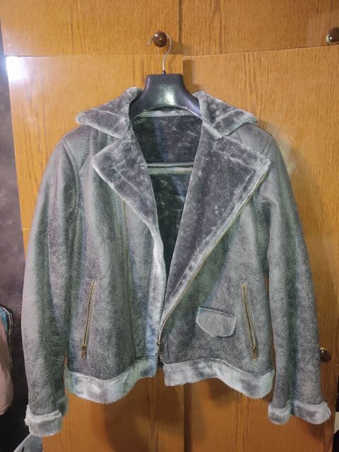 Kişiler üçün boz rəngli süni xəzli jaket - Material: yumşaq süet — Bakı