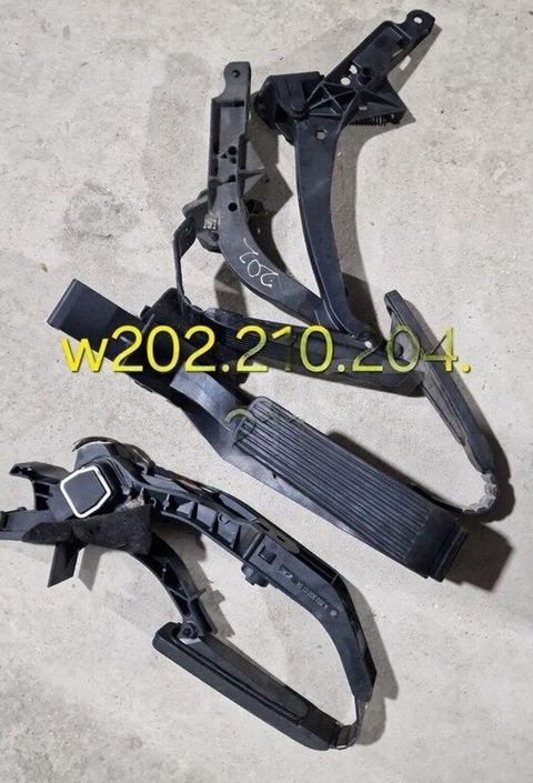 "Mercedes-Benz" qaz pedalı Mercedes benz qaz pedal. 20azn dən — Bakı