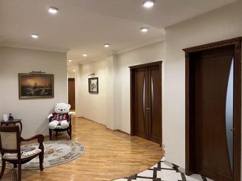 Satılır 4 otaqlı yeni tikili 191 m² — Bakı