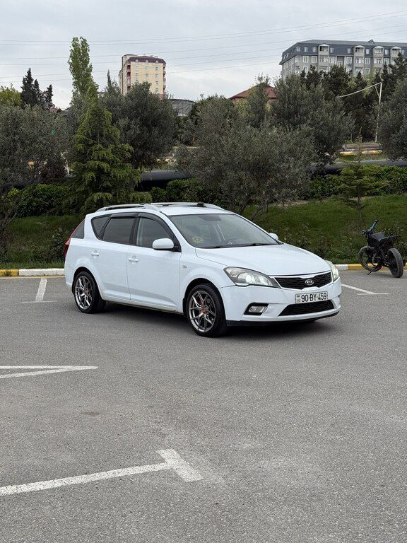 Kia Ceed SW, 1.6 L, 2009 il, 390 000 km 90-BY-459 — Avtomobillər, Bakı (2)