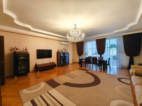 Satılır 4 otaqlı yeni tikili 180 m² — Bakı