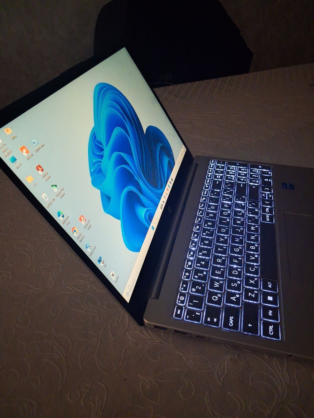 HP noutbuk - 15.6" geniş ekran, incə çərçivələr - Klaviatura arxa — HP, Bakı (2)