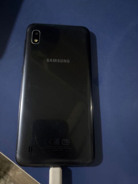 Samsung 4 GB, rəng - Qara, Sensor — Bakı