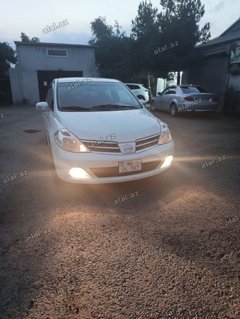 Nissan Tiida: 1.6 l 2008 il Sedan — Bakı
