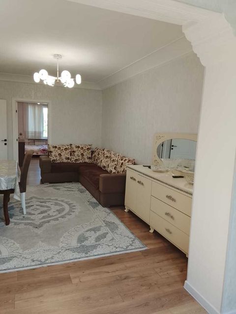 Satılır 3 otaqlı köhnə tikili 75 m² — Bakı