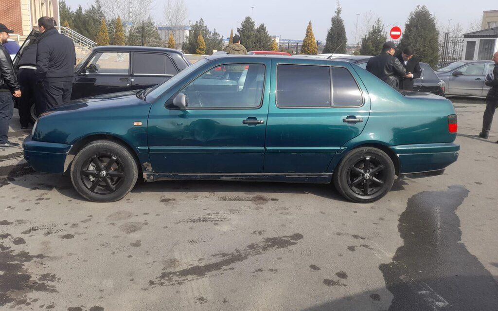 Volkswagen Vento, 2.0 L, 1996 il, 300 000 km 90-GN-896 — Avtomobillər, Goranboy (3)