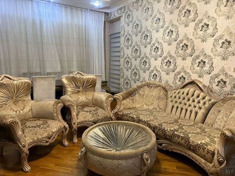 İşlənmiş, Divan, Jurnal masası, 2 kreslo — Bakı