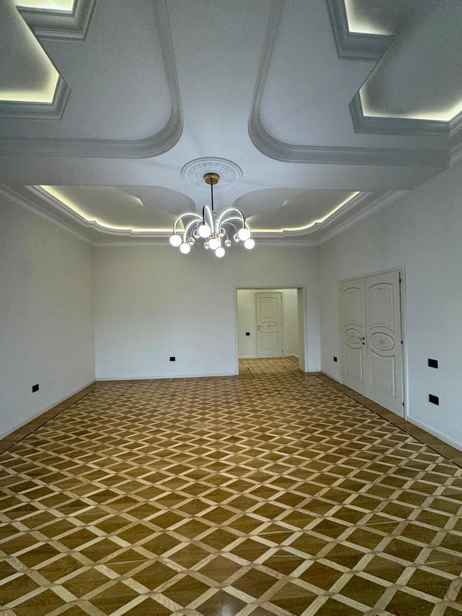 Satılır 10 otaqlı həyət evi/bağ evi 550 m² — Ev, villa, Bakı (5)