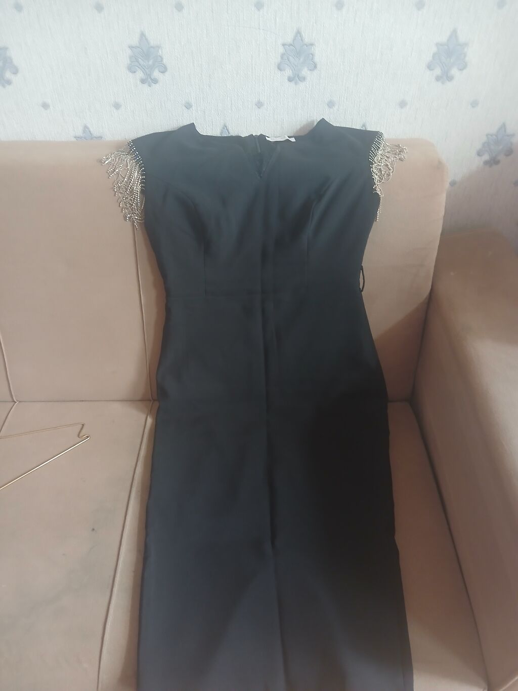 Qara ziyafət/klub paltarı - Rəng: qara - Model: boru kəsimli, bədənə — Axşam paltarları, Masazır