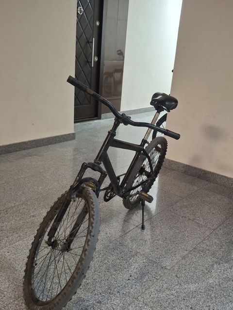 Şəhər və yüngül off-road sürüşləri üçün sadə velosiped — Sumqayıt