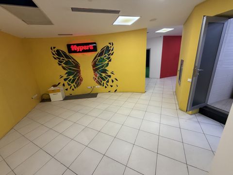 Satılır 10 otaqlı yeni tikili 250 m² — Bakı