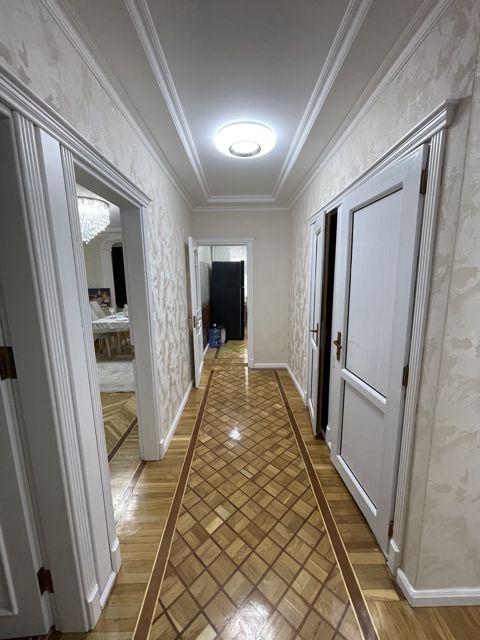 Satılır 3 otaqlı köhnə tikili 105 m² — Bakı