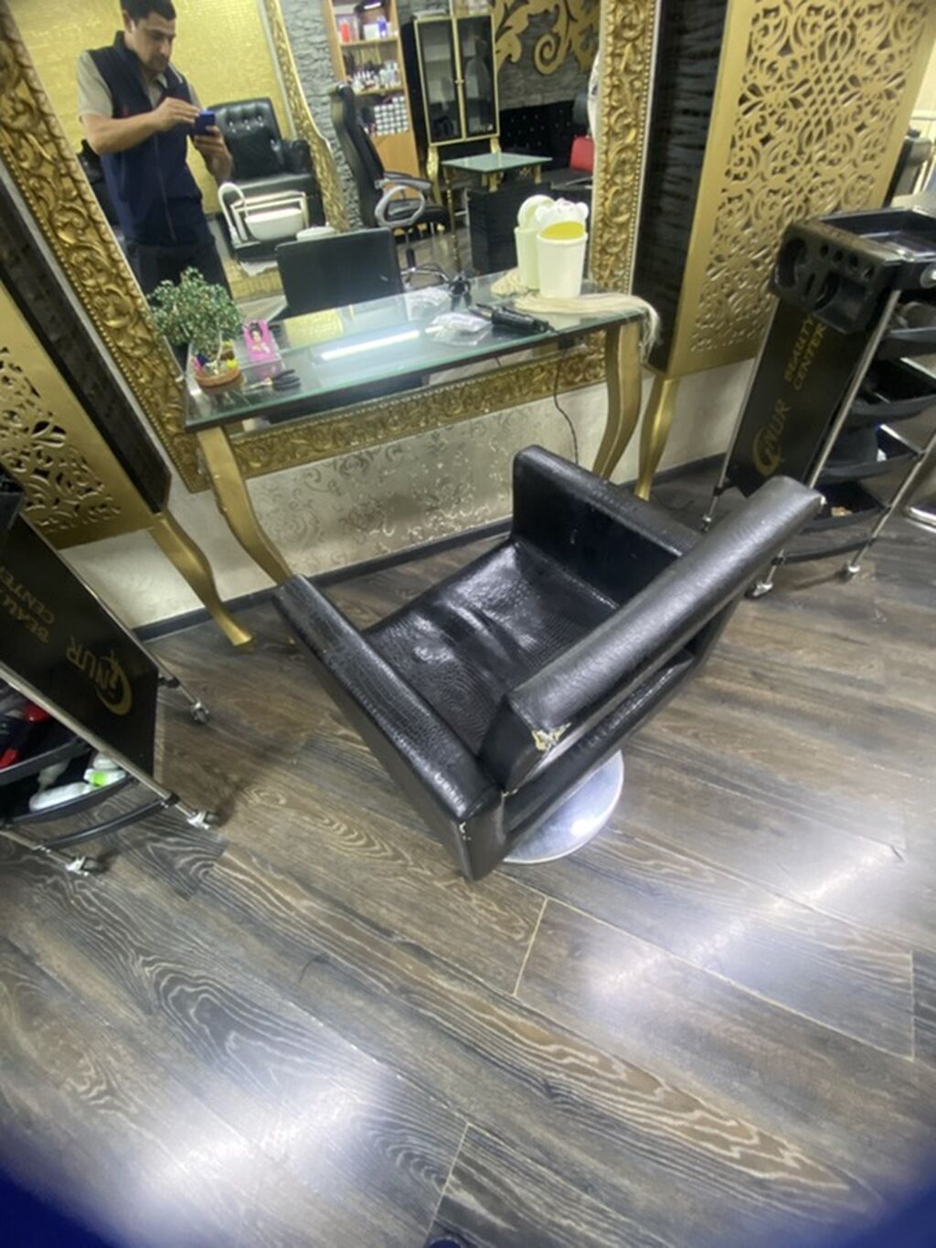 Gözəllik salonu üçün peşəkar kreslo və servis arabası - Kreslo: salon — Salon mebeli, Bakı (3)