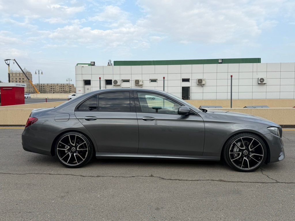 Mercedes E 300, 2.0 L, 2017 il, 90 000 km — Avtomobillər, Bakı (4)