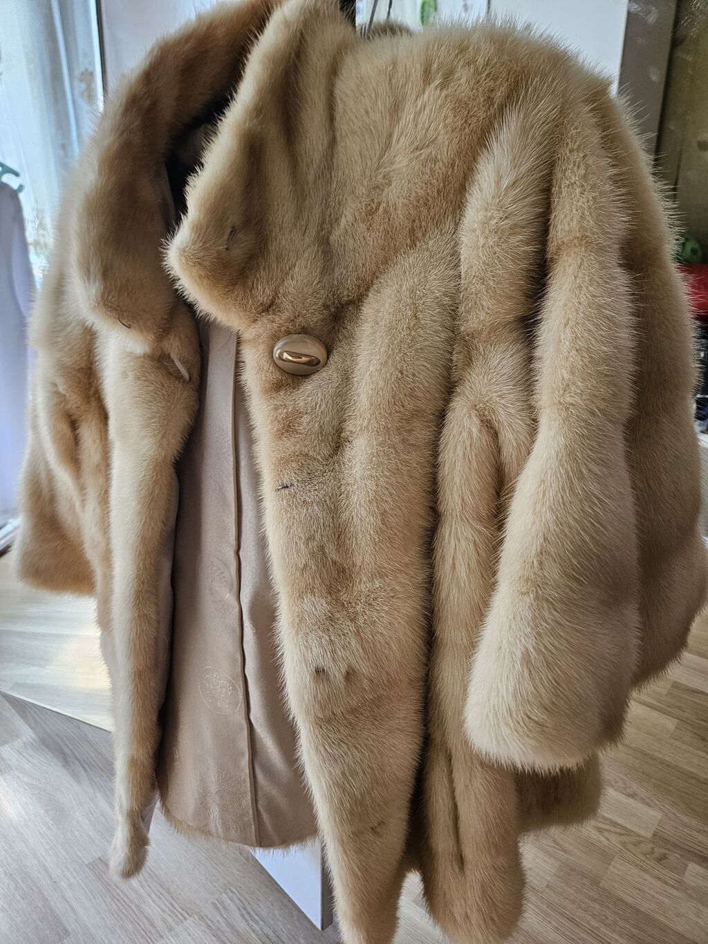 Qısa mink kürk paltarı - Rəng: açıq bej/şampan - Model: qısa kəsim — Şubə, Bakı (2)