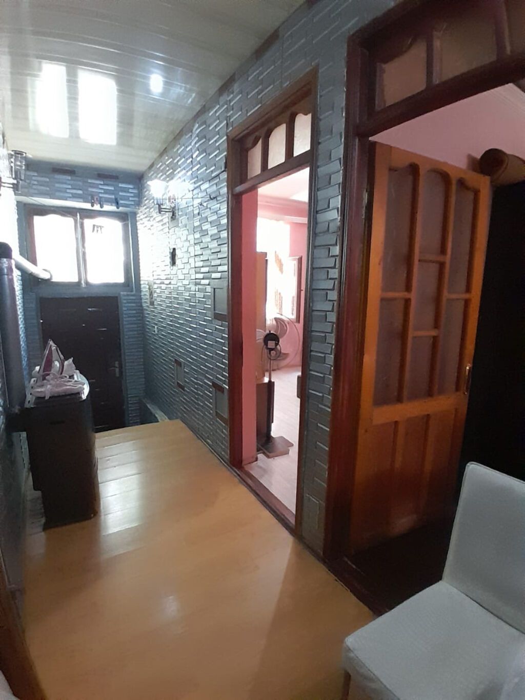 Ev Xirdalanda tam merkezde yerlesir,2 ve 9 sayli mektebin tam — Mənzil, Xırdalan (4)