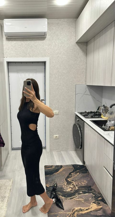 Stradivirus. inditex markasi.qadın paltarı – qara, bədənə oturan — Bakı