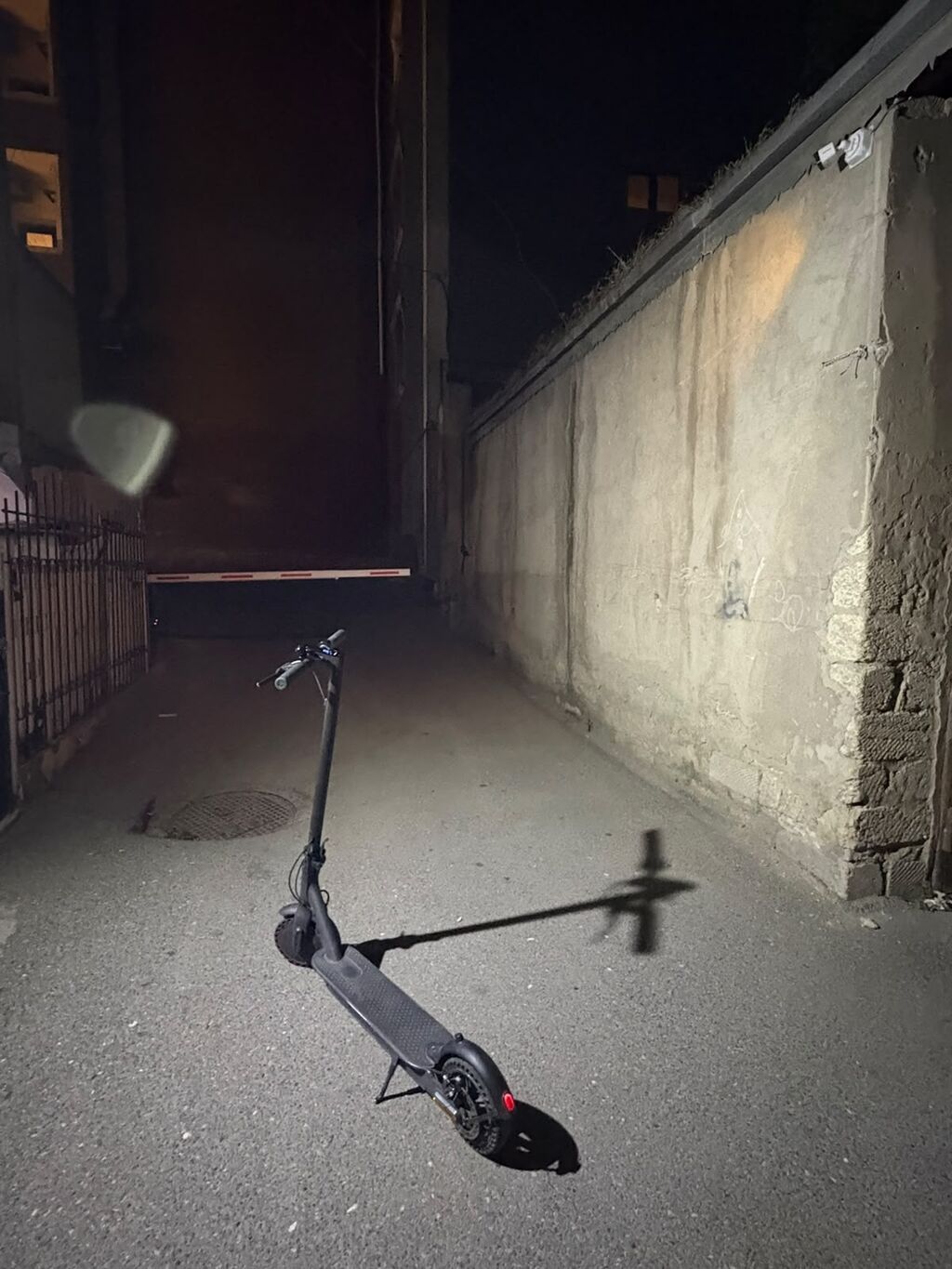 İşlənmiş Elektrik samokat 8", 251 - 350 Vt, 16 - 25 km/s, Ünvandan götürmə — Skuterlər, Bakı (4)