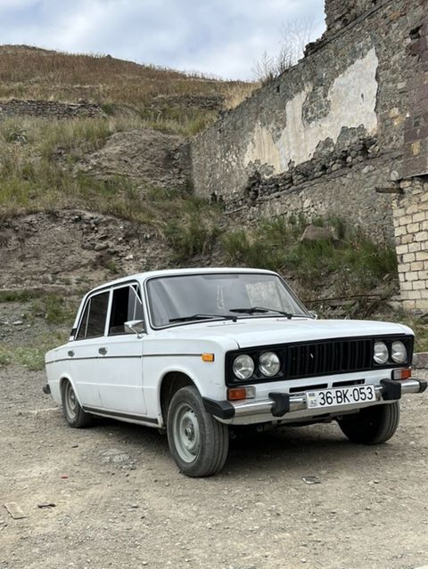 VAZ 2106, ağ rəng, 4 qapılı sedan. Texniki xüsusiyyətlər: - Benzin — 4 400 ₼ · Göygöl · Avtomobillər VAZ 2106, ağ rəng, 4 qapılı sedan. Texniki xüsusiyyətlər: - Benzin — Göygöl