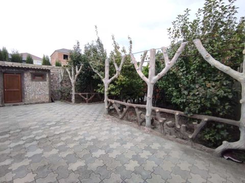 Satılır 3 otaqlı həyət evi/bağ evi 95 m² — Bakı