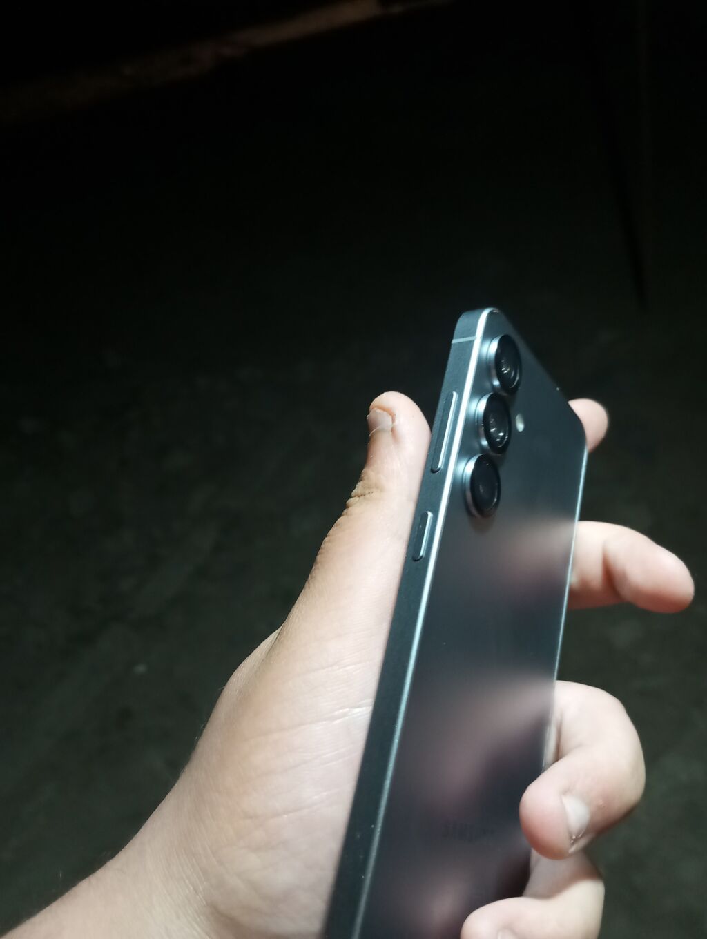 Smartfon – kompakt gövdə, düz kənarlı metal çərçivə, şüşə ön panel — Digər smartfonlar, Cəlilabad (8)