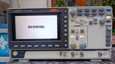 GW Instek GDS-1072B rəqəmsal yaddaşlı osiloskop - Tezlik zolağı: 70 — Bakı