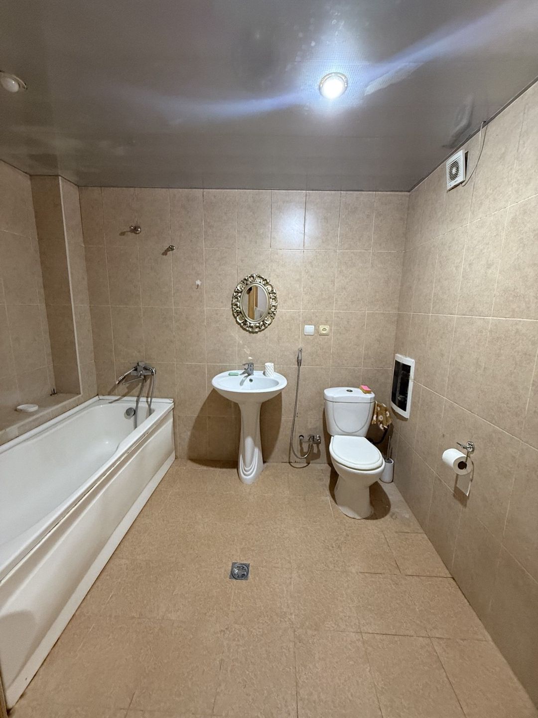 İcarəyə verilir 3 otaqlı yeni tikili 115 m² — Mənzil, Bakı (8)