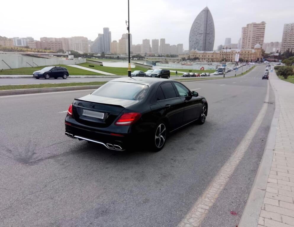 Mercedes E 300, 2.0 L, 2017 il, 128 257 km — Avtomobillər, Bakı (4)