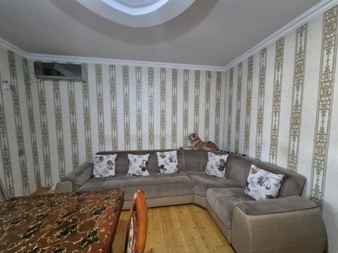 Endirim ;Kunc divan 350azn. Acilir ve bazalidir. Teqribi olcu 3×2 — Bakı