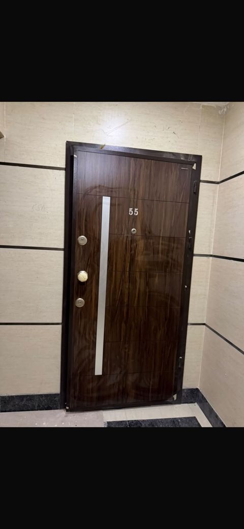 Seyf qapi 210/105sm 440azn qiymet sondur Nizami m 1920 leli — Bakı